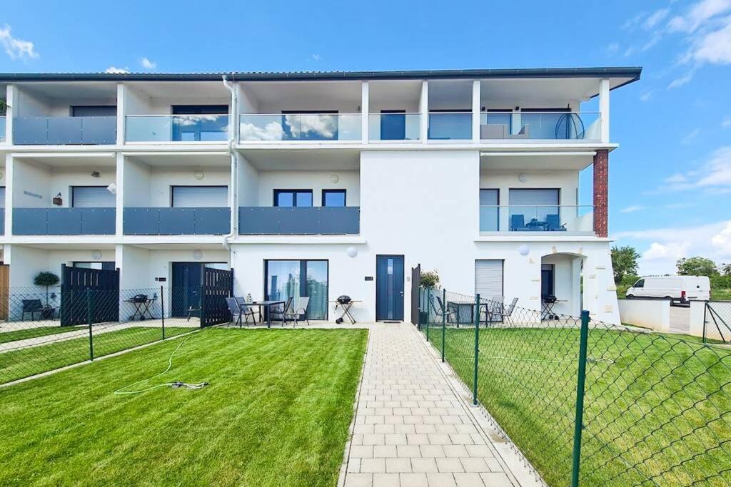 Family Suite Moerbisch Am See Exterior photo
