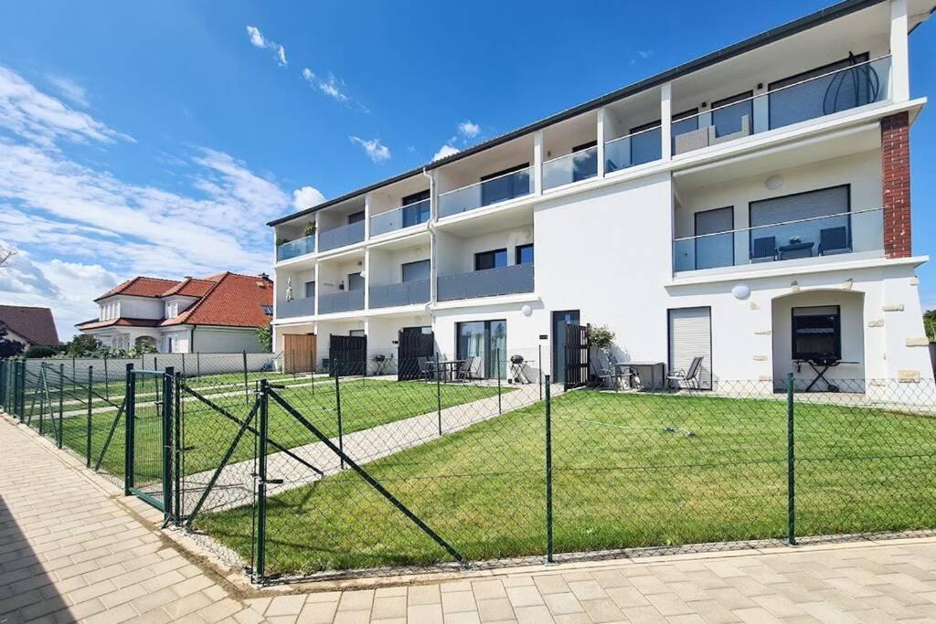 Family Suite Moerbisch Am See Exterior photo